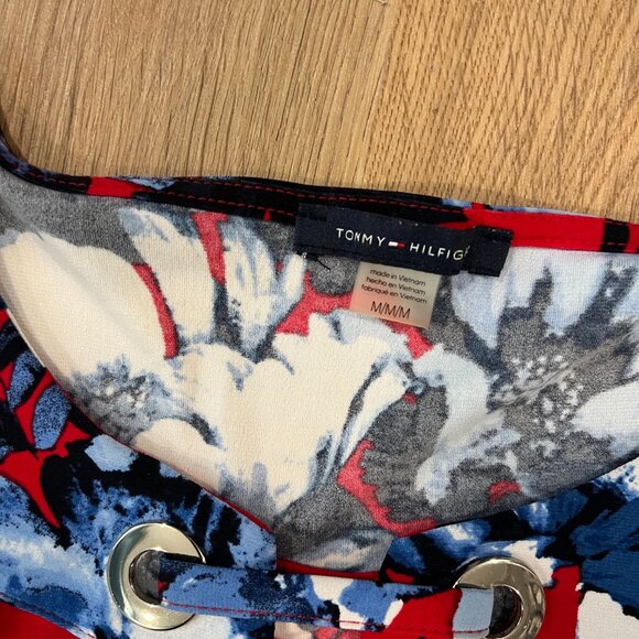 Tommy Hilfiger Red Black Blue Floral Blouse Top Women's Size Medium - Picture 5 of 6